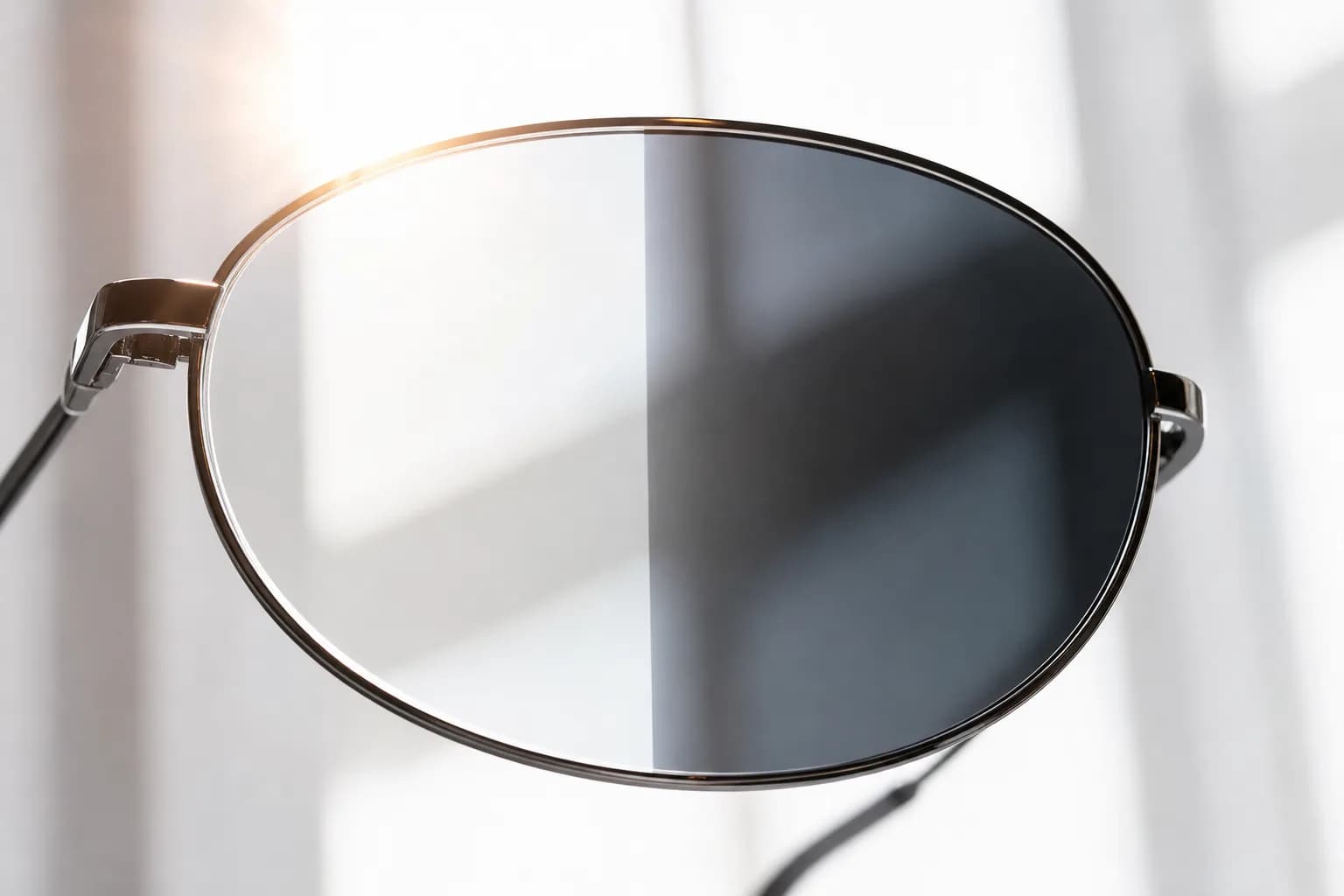 Vizualizace technologie GEN SPEED — rychlá fotochromatická reakce